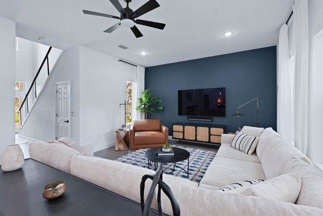 5631 Heckscher Dr - Photo 6 of 50