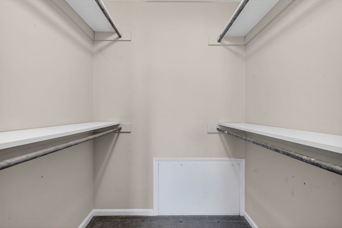 4202 Waltham Ct - Photo 3 of 29