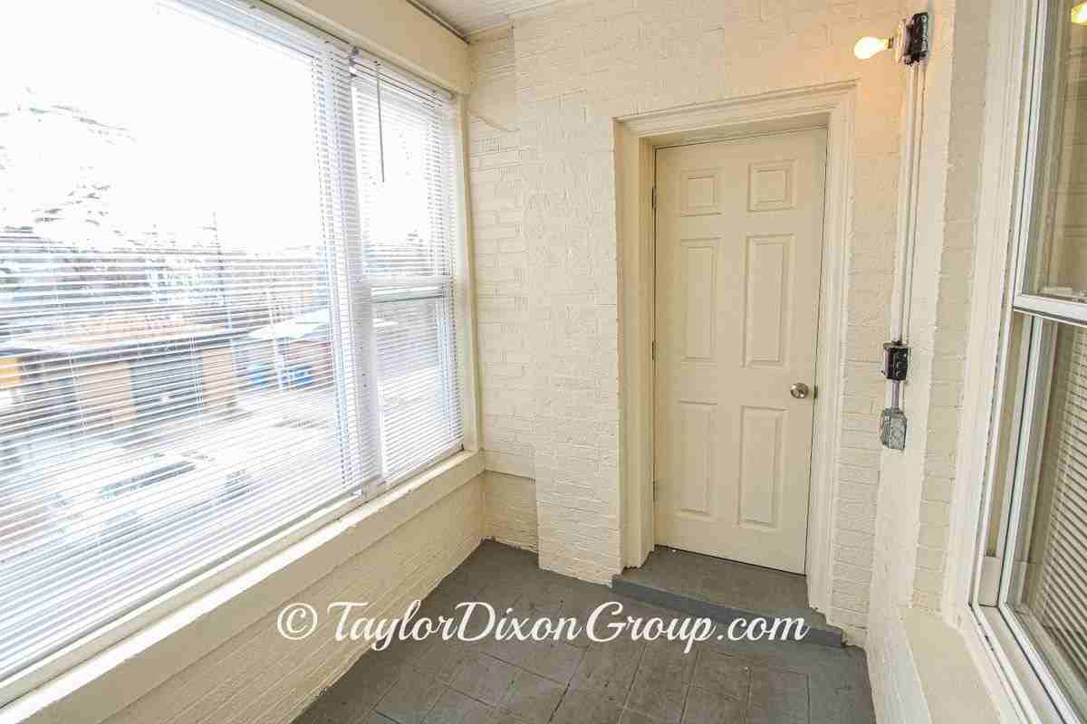 2016 E 68th St - Photo 5 of 31