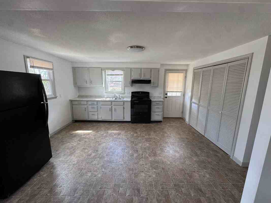 45 N Lake Ave - Photo 2 of 8