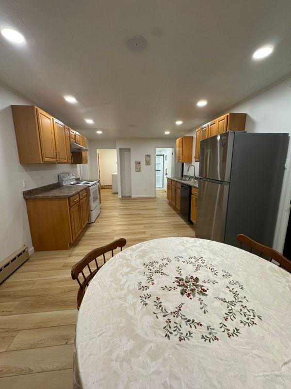 664 Chicopee St - Photo 3 of 19