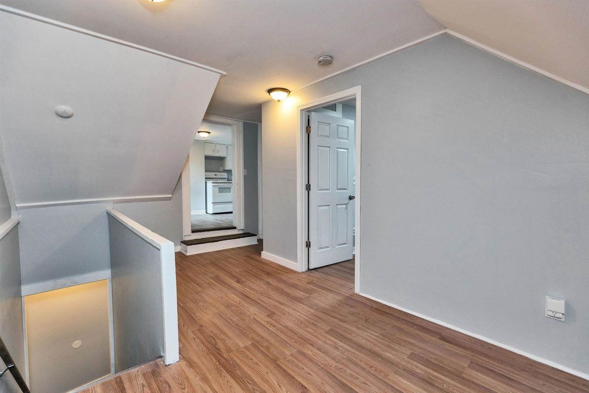 27 School St ##D - Photo 3 of 28