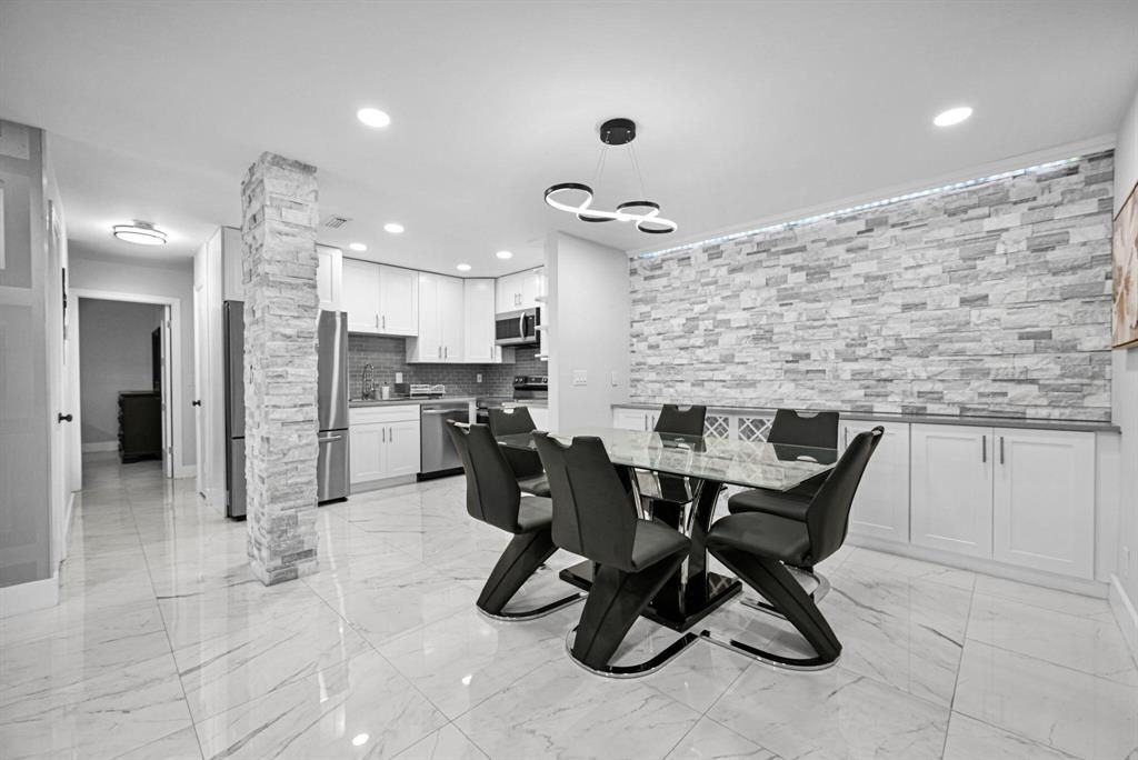 6279 Bay Club Dr - Photo 6 of 30