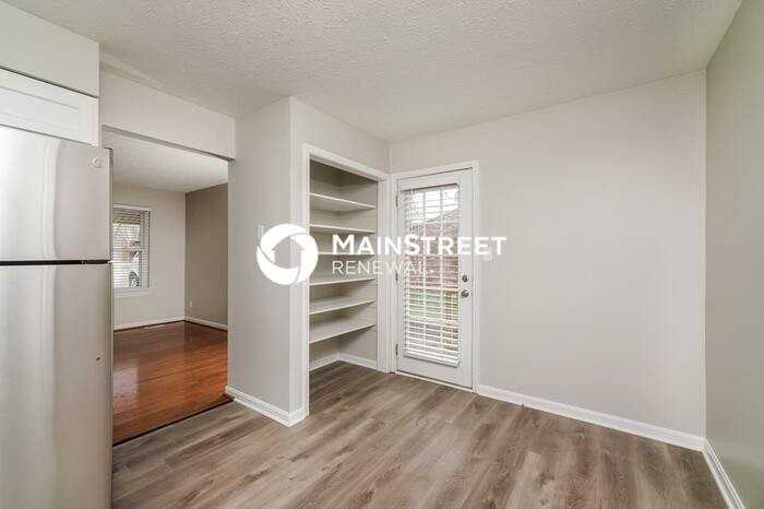 1303 Woodcreek Dr - Photo 6 of 15