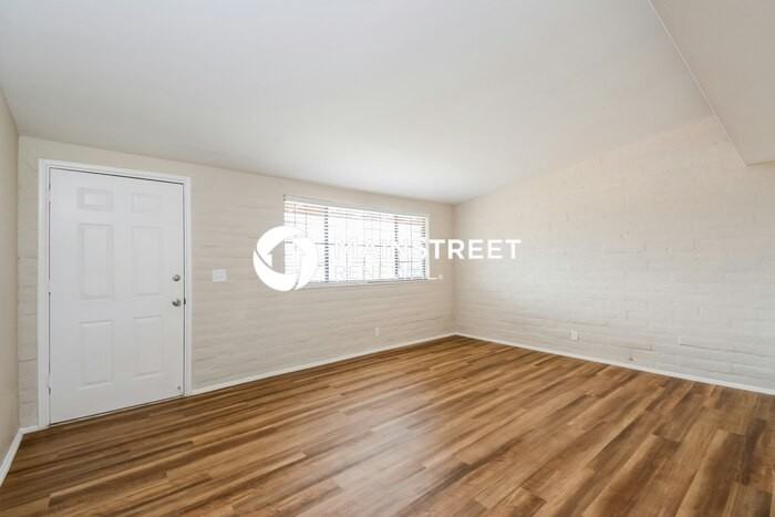 156 W Pastime Rd - Photo 3 of 16