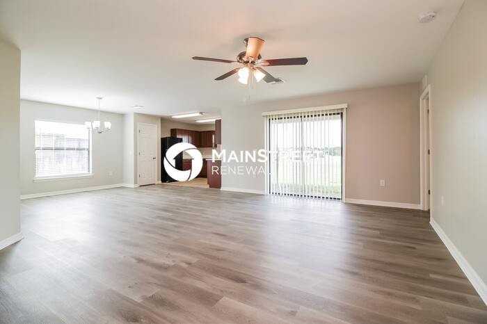 719 Center Lake St - Photo 2 of 16