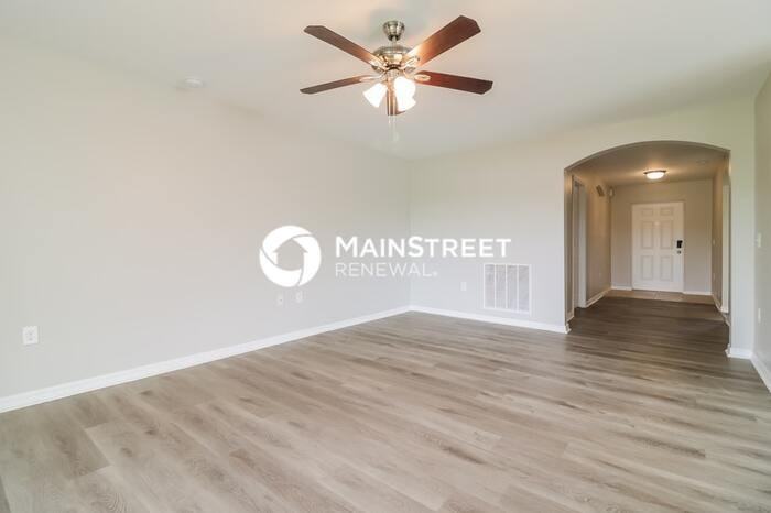 719 Center Lake St - Photo 3 of 16