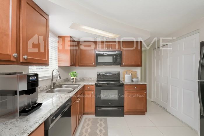 4426 Terry Loop - Photo 2 of 17