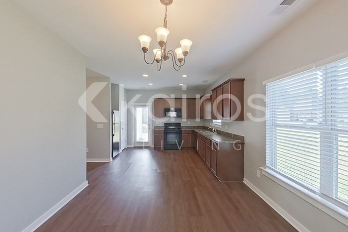 636 White Oak Cir - Photo 7 of 23