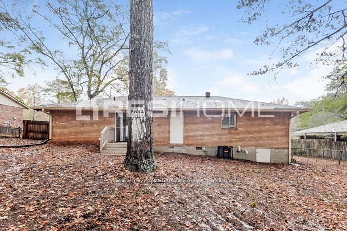 8154 Huntington Dr - Photo 4 of 7