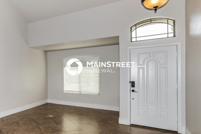 11216 W College Dr - Photo 2 of 17