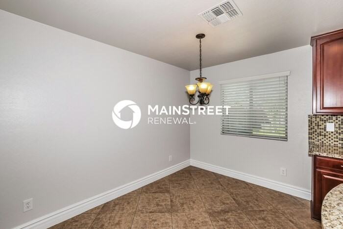11216 W College Dr - Photo 6 of 17