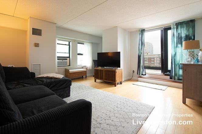 Peterborough St. & Kilmarnock Street #PHN - Photo 2 of 17