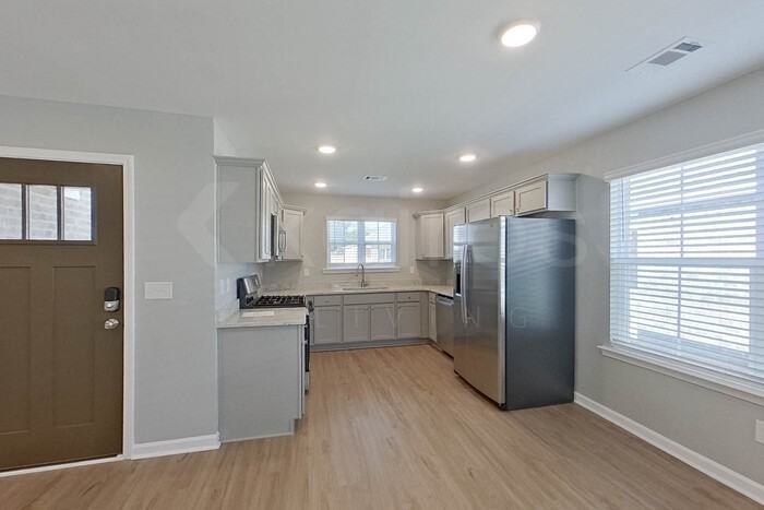 133 Denise Dr - Photo 7 of 22