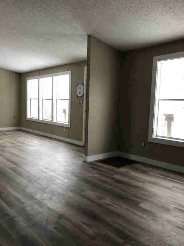 111 Greenfields Dr - Photo 3 of 9