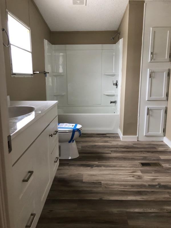 111 Greenfields Dr - Photo 5 of 9