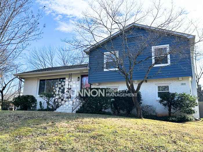 5838 Cherrycrest Ln - Photo 2 of 34