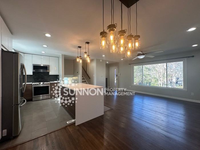 5838 Cherrycrest Ln - Photo 7 of 34