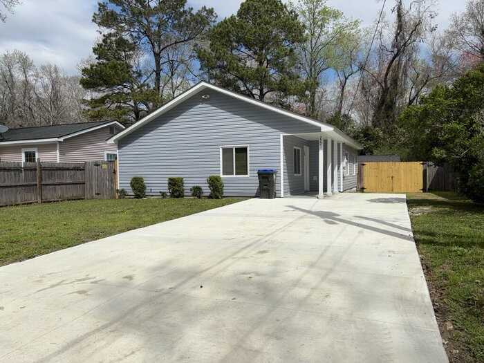 227 Challedon Dr - Photo 2 of 25