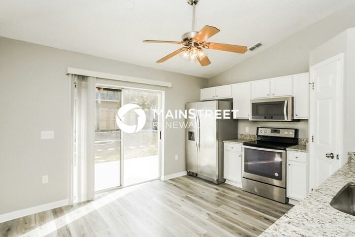 10401 Opus Dr - Photo 5 of 15