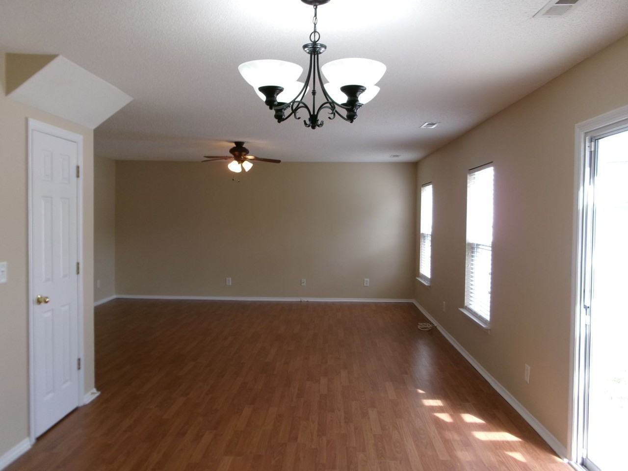 3064 Regency Oaks Dr - Photo 5 of 33