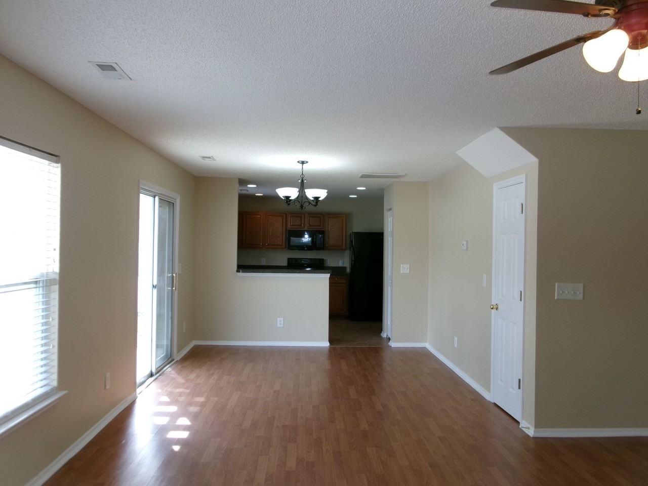 3064 Regency Oaks Dr - Photo 6 of 33