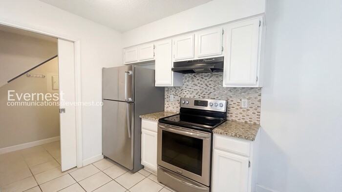 900 Taulbee Ln #106 - Photo 3 of 15