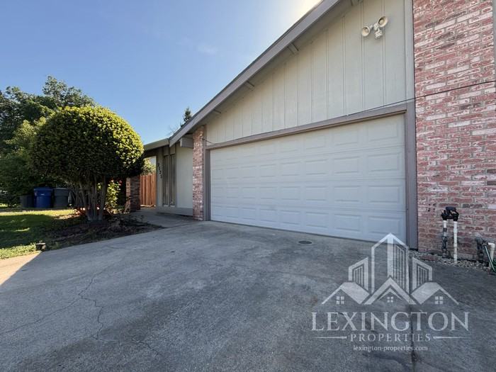 2522 Rose Ct - Photo 3 of 28