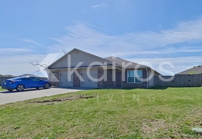 4009 E Thomas St #B - Photo 2 of 21