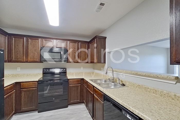 4009 E Thomas St #B - Photo 6 of 21