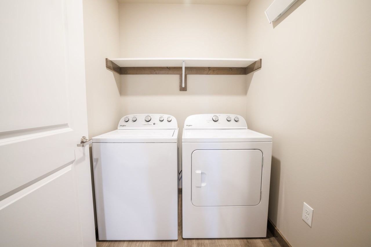 Gateway View Apartments - Photo 6 of 42