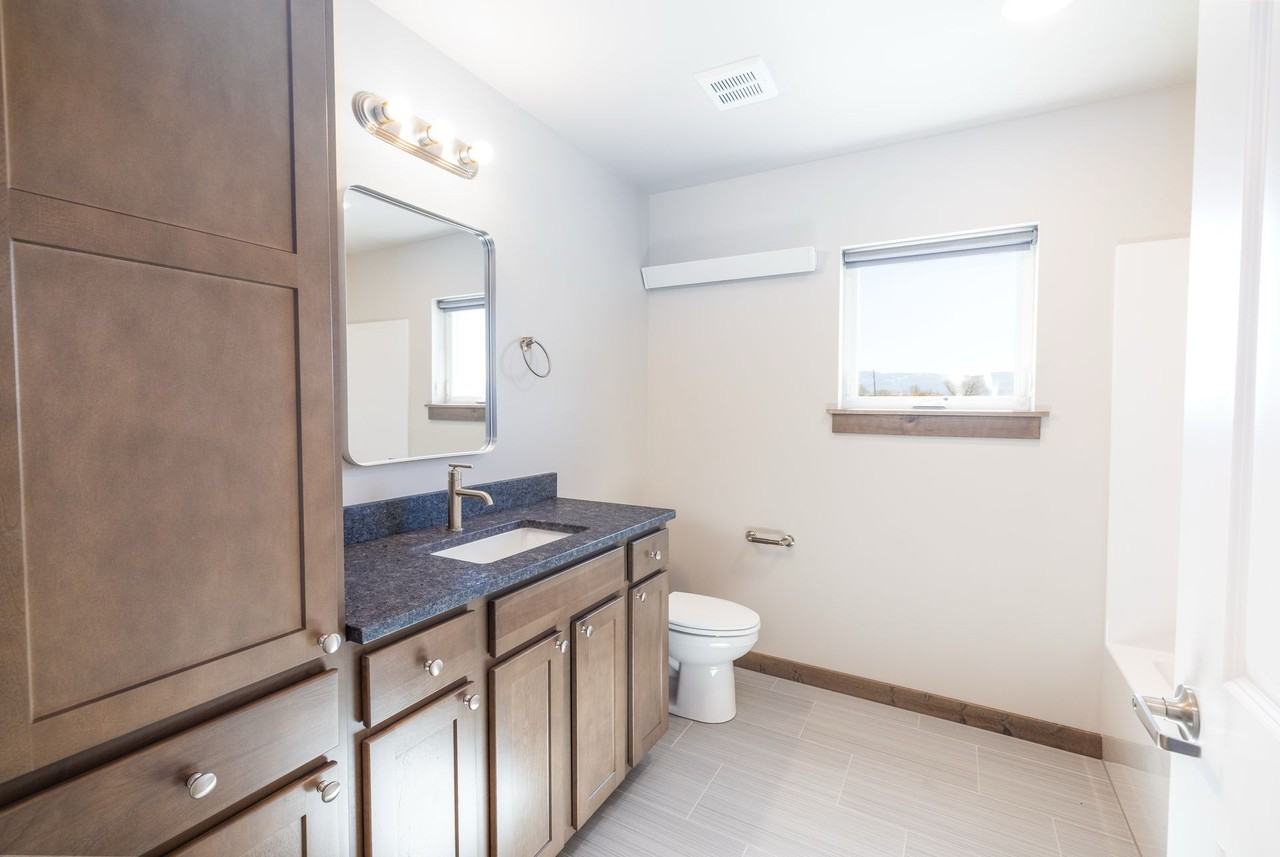 Gateway View Apartments - Photo 7 of 42