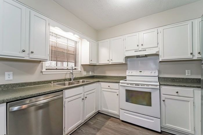 154 Plum Tree Rd - Photo 3 of 10