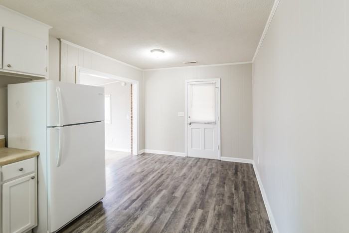 2621 Myrtis Ln - Photo 5 of 8