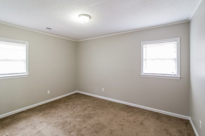 2621 Myrtis Ln - Photo 6 of 8