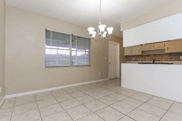 4134 April St N - Photo 6 of 11