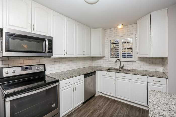 218 Shenandoah Rd N - Photo 4 of 10