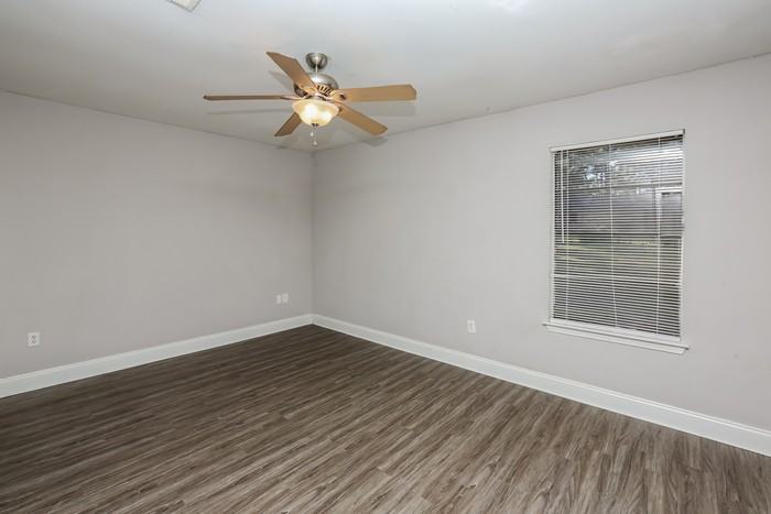 218 Shenandoah Rd N - Photo 6 of 10