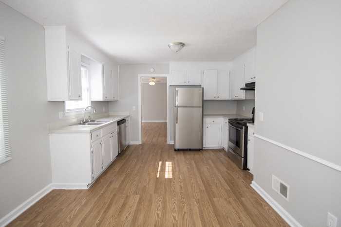 2504 Banner Hill Rd - Photo 3 of 8