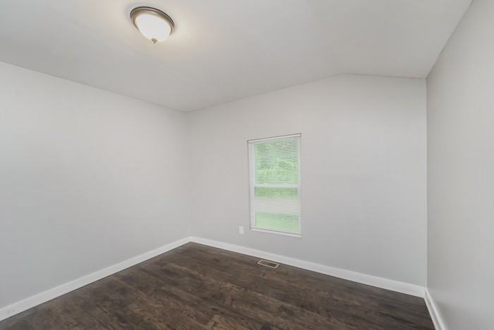 1033 Gaither Pl Nw - Photo 6 of 11