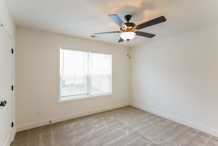 658 19th Ave W - Photo 7 of 14