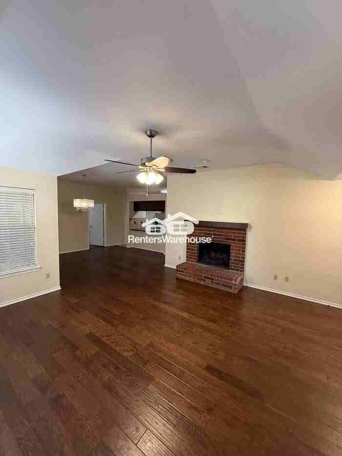 244 Nixon St - Photo 3 of 18