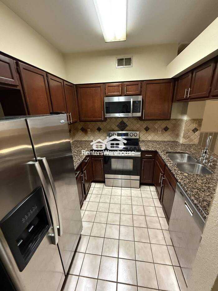 244 Nixon St - Photo 6 of 18