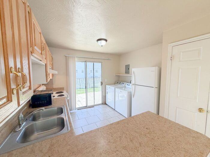 2384 West Derby Street - Photo 3 of 13