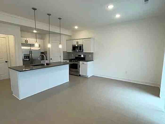 7392 Aaron St - Photo 3 of 22