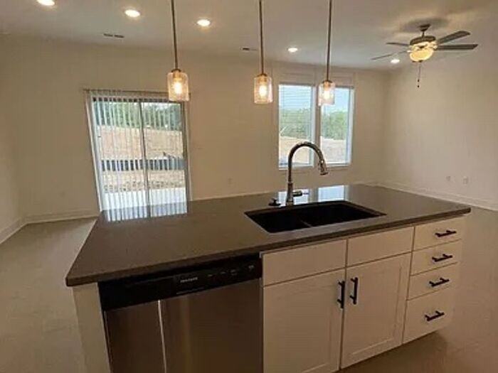 7392 Aaron St - Photo 4 of 22