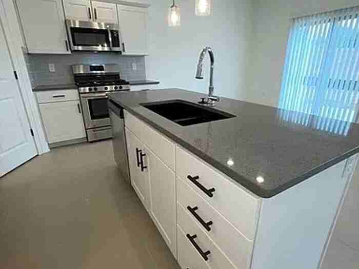 7392 Aaron St - Photo 6 of 22