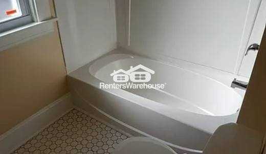 519 Penn Ave N - Photo 6 of 14