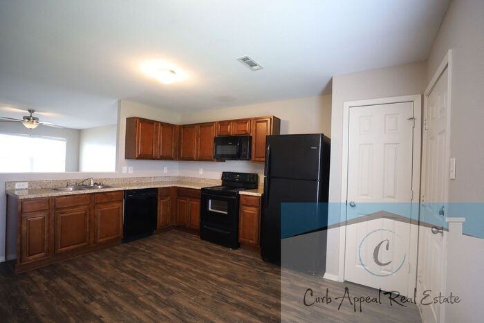 3702 Churchill Dr - Photo 4 of 18