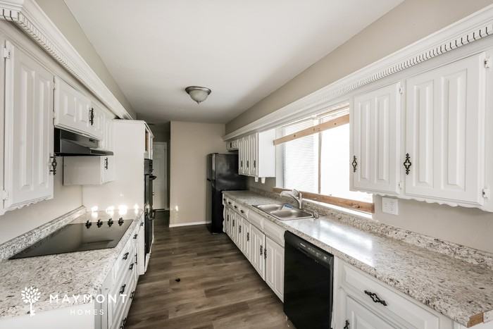 11317 Mccree Rd - Photo 5 of 13